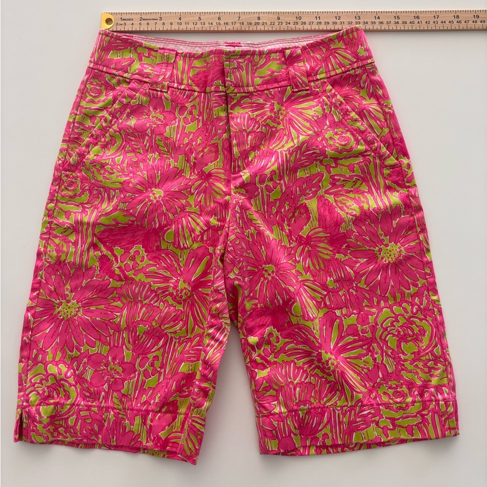 Lilly Pulitzer Size 0 Floral Pink and Green Bermuda Resort Shorts